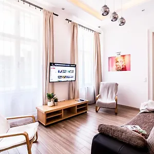 Bpr D8 Premier Apartamento Budapest